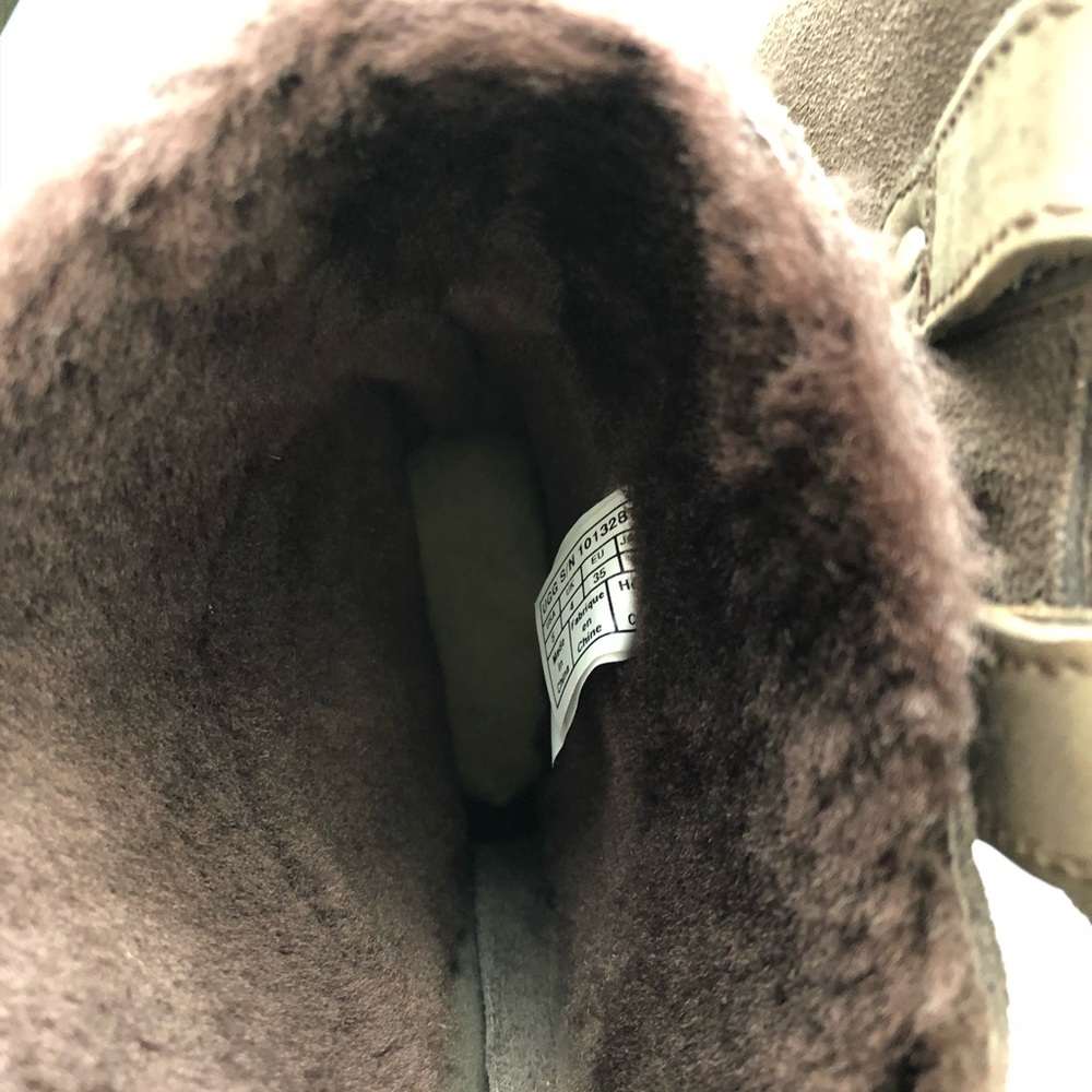 Brand new authentic Ugg boots - Picture 4 of 8